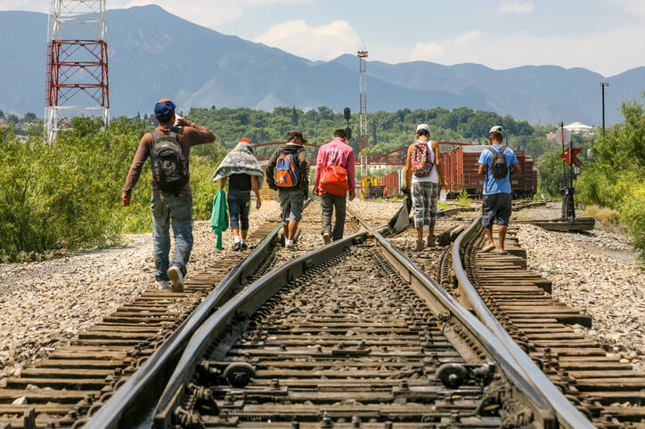 Permesso di soggiorno scaduto: espulso lo straniero neopapà