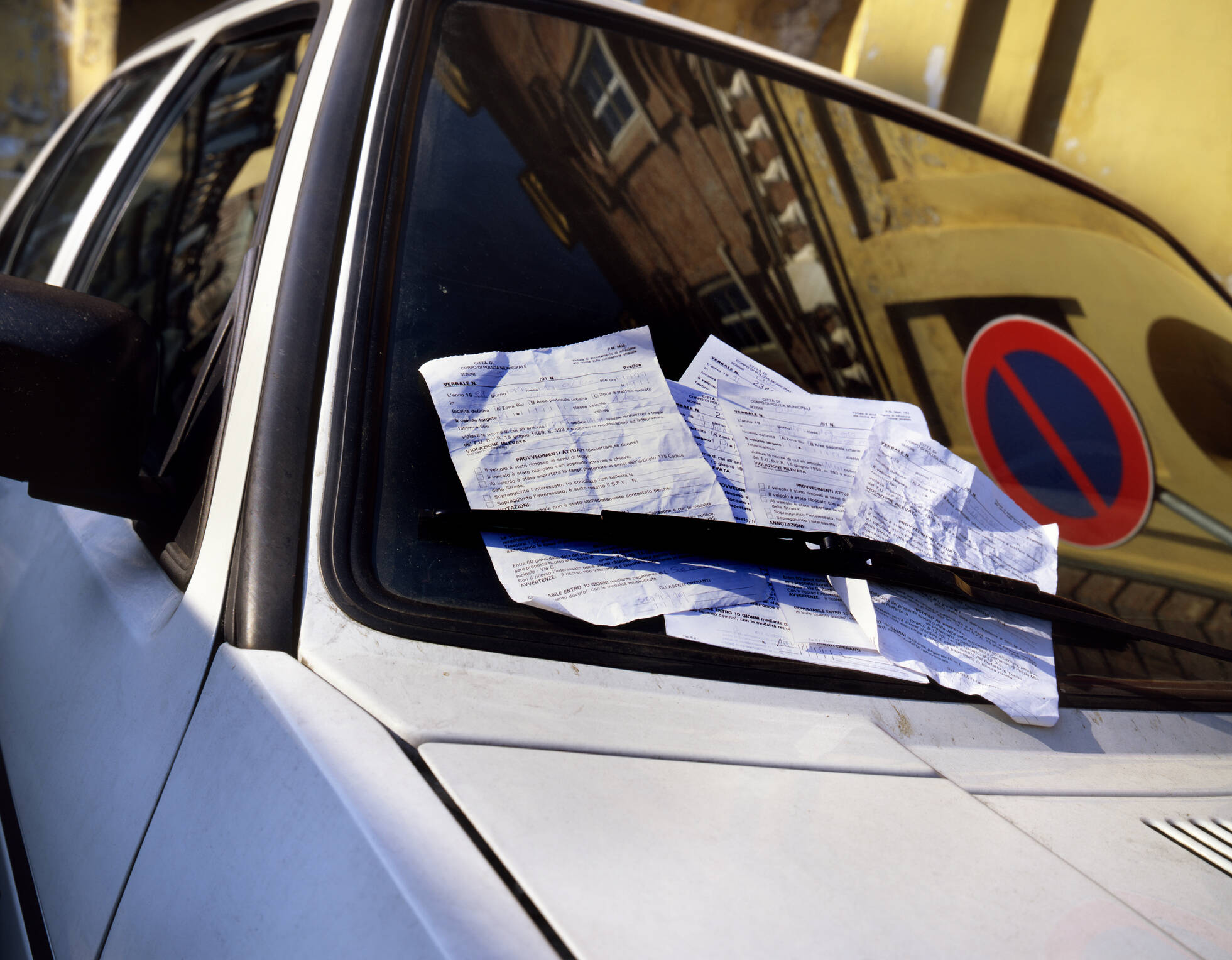 Agenzia di viaggi: legittimo l’uso di una vettura di proprietà per il trasporto di persone