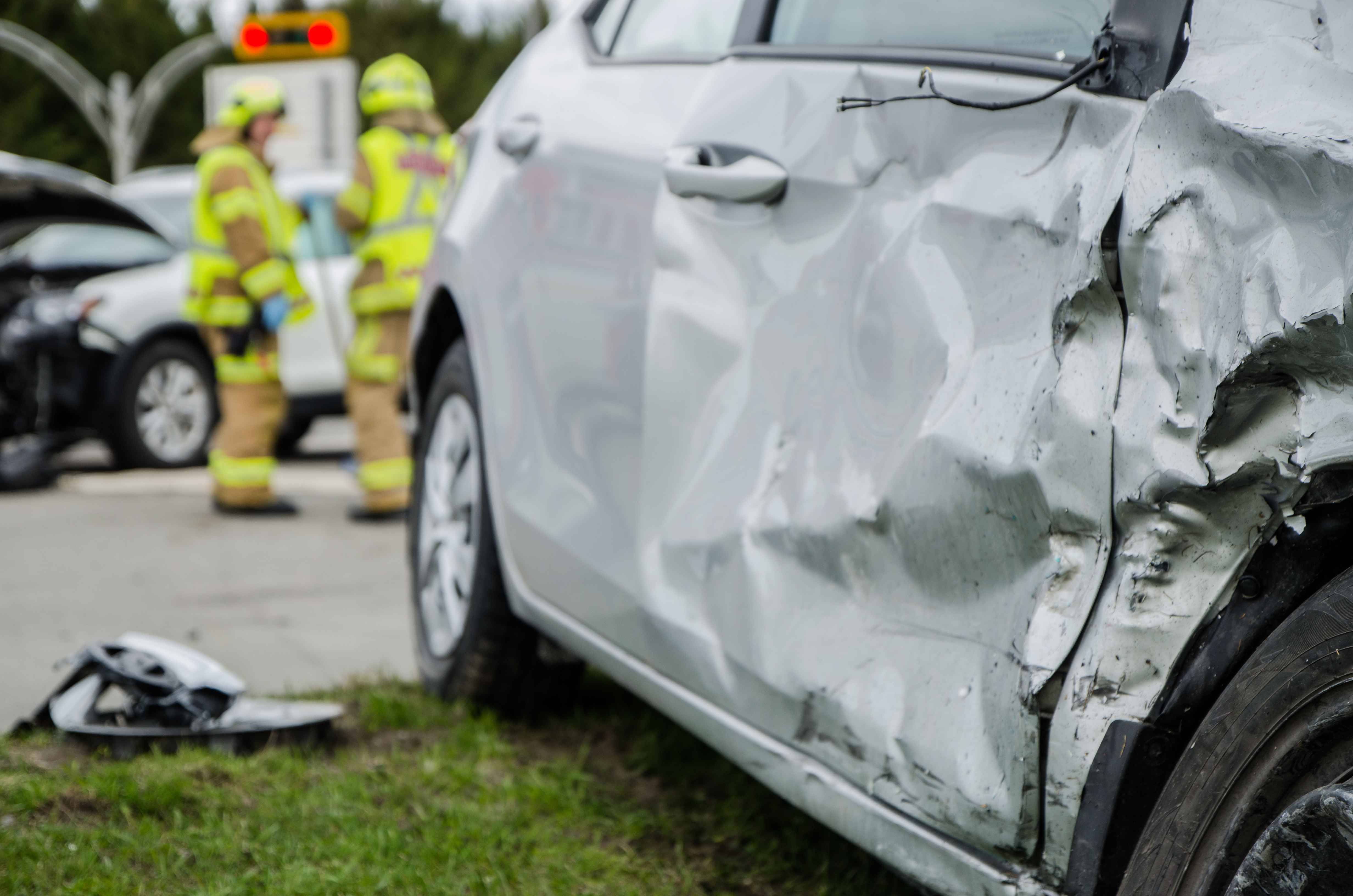 Vettura impatta contro sbarra metallica in autostrada: nessuna responsabilità dell’ente proprietario dell’arteria viaria